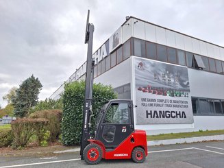Четырехопорные погрузчики Hangcha XF25D