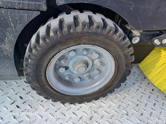 Подметальная машина Kärcher KM130/300RLFG