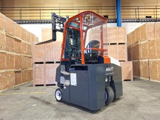 Четырехходовый вилочный погрузчик AMLIFT AGILIFT 3000E