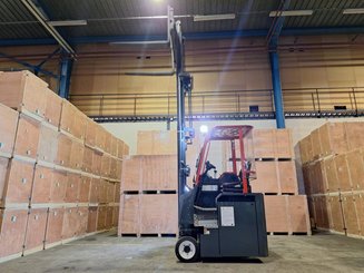 Четырехходовый вилочный погрузчик AMLIFT AGILIFT 3000E
