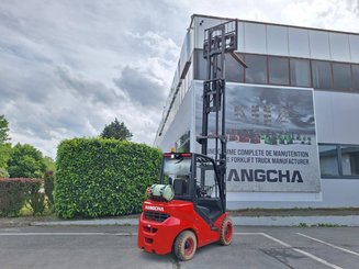 Четырехопорные погрузчики Hangcha XF35G-2