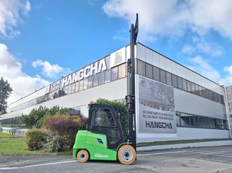 Четырехопорные погрузчики Hangcha AE30-I