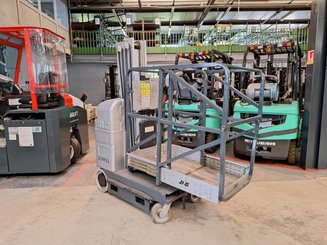 Строительный подъёмник с вертикальной мачтой JLG 20MVL