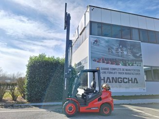 Четырехопорные погрузчики Hangcha XF30G-2