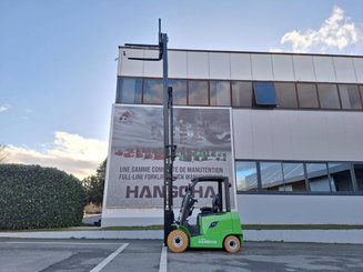 Четырехопорные погрузчики Hangcha AE25-I