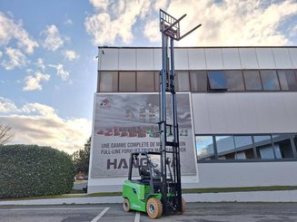 Четырехопорные погрузчики Hangcha AE25-I