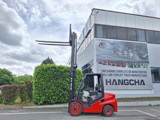 Четырехопорные погрузчики Hangcha XF35D-2