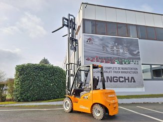 Четырехопорные погрузчики Hangcha XE38i