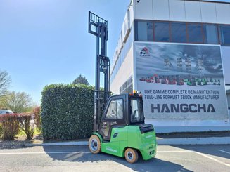 Четырехопорные погрузчики Hangcha AE30-I