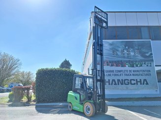 Четырехопорные погрузчики Hangcha AE30-I