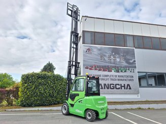 Четырехопорные погрузчики Hangcha XC50i-600