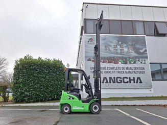 Четырехопорные погрузчики Hangcha XC18i