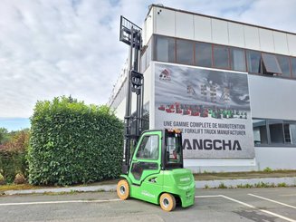 Четырехопорные погрузчики Hangcha XC30i