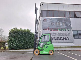 Четырехопорные погрузчики Hangcha AE20Ci