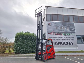 Четырехопорные погрузчики Hangcha XF25G-2
