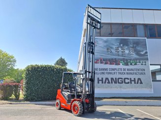 Четырехопорные погрузчики Hangcha XF30G-2