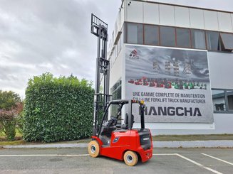 Четырехопорные погрузчики Hangcha AE25