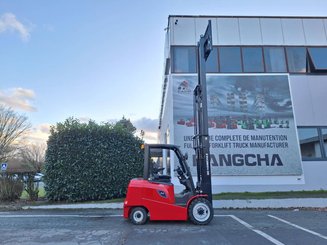 Четырехопорные погрузчики Hangcha AE30