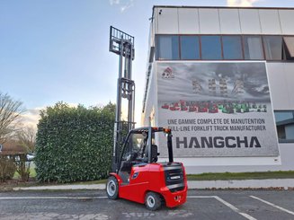 Четырехопорные погрузчики Hangcha AE30