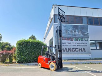 Четырехопорные погрузчики Hangcha AE30