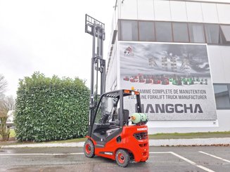 Четырехопорные погрузчики Hangcha XF18G-2
