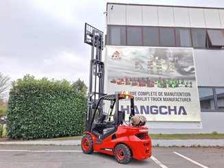 Четырехопорные погрузчики Hangcha XF35G-2