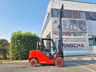 Четырехопорные погрузчики Hangcha XF50D
