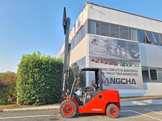 Четырехопорные погрузчики Hangcha XF50D