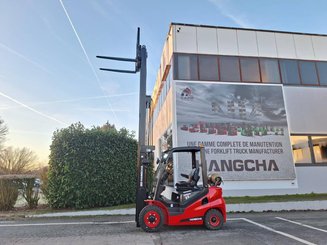 Четырехопорные погрузчики Hangcha XF25G-2