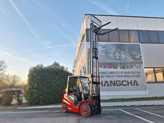 Четырехопорные погрузчики Hangcha XF25G-2