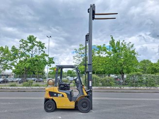 Четырехопорные погрузчики Caterpillar GP20NT
