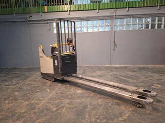 Трехсекционная Crown WT3040