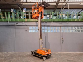Строительный подъёмник с вертикальной мачтой JLG 10MSP