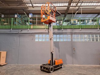Строительный подъёмник с вертикальной мачтой JLG 10MSP