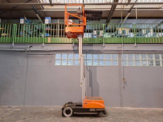 Строительный подъёмник с вертикальной мачтой JLG 10MSP