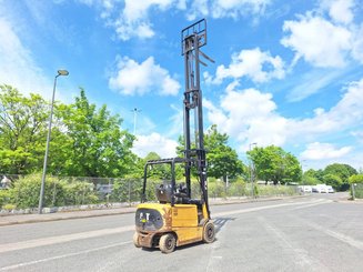 Четырехопорные погрузчики Caterpillar EP25K-PAC