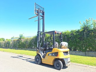 Четырехопорные погрузчики Caterpillar GP20NT