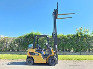 Четырехопорные погрузчики Caterpillar GP20NT