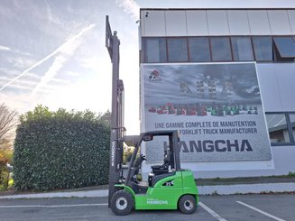 Четырехопорные погрузчики Hangcha XC35i