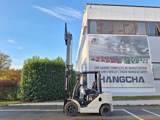 Четырехопорные погрузчики Hangcha XF25D