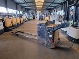 Трехсекционная Caterpillar NPV20N2