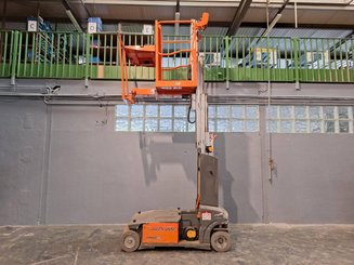 Строительный подъёмник с вертикальной мачтой JLG TOUCAN DUO