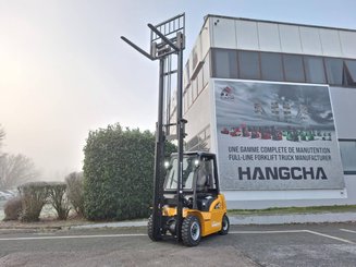 Четырехопорные погрузчики Hangcha XE25i (CPD25-XEY2-SI)