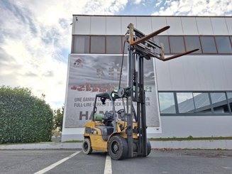Четырехопорные погрузчики Caterpillar GP30N