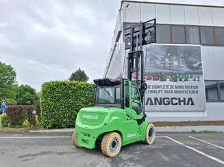 Четырехопорные погрузчики Hangcha XC80i-600 (CPD80-XCY2-SI)