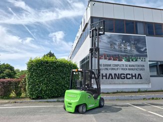 Четырехопорные погрузчики Hangcha XC35i