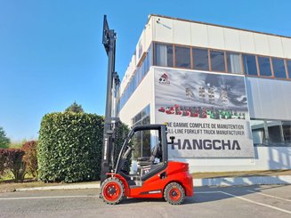 Четырехопорные погрузчики Hangcha XF35D-2