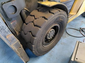 Четырехопорные погрузчики Caterpillar DP50NT