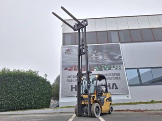 Четырехопорные погрузчики Caterpillar GP25N - 6