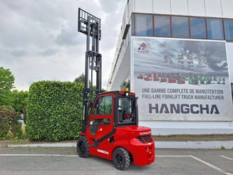 Четырехопорные погрузчики Hangcha XF35D-2